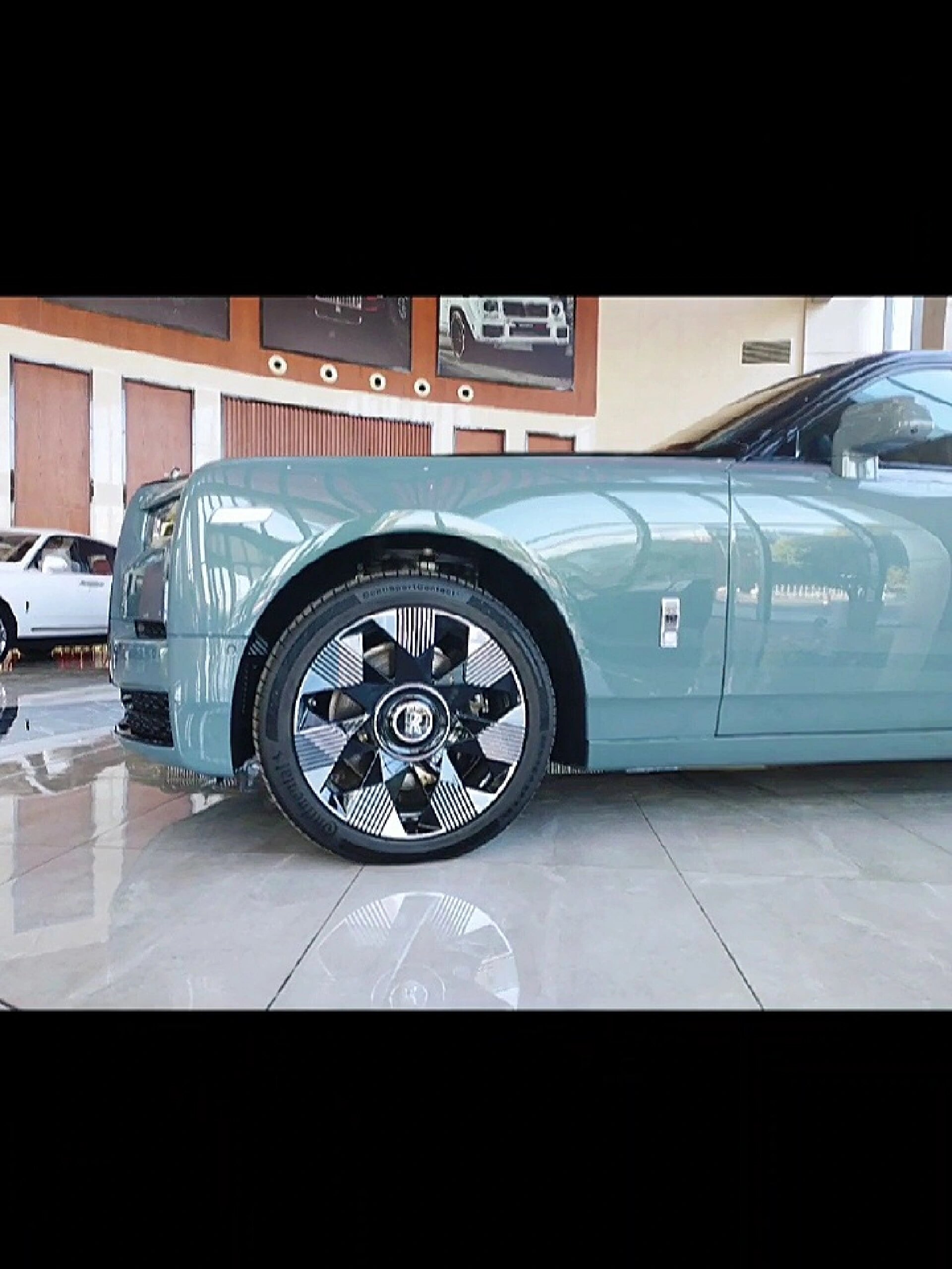 劳斯莱斯幻影绿黑双拼