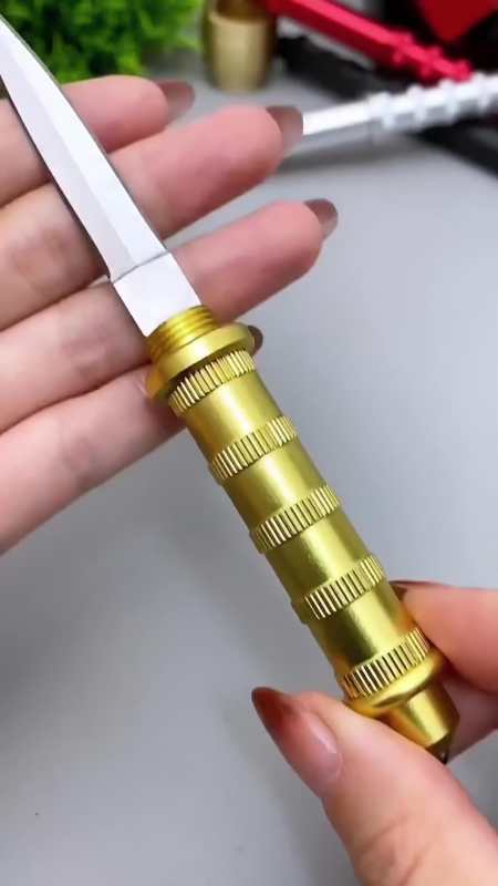 拆卸神笔筒子刀,迷你便携,户外生存必备神器,拆快递割绳子方便省力!