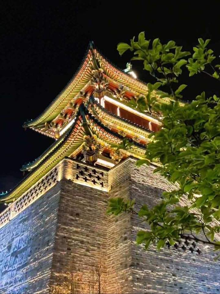 晨钟暮鼓,人间烟火,夜晚来太原钟鼓楼感受别样风情