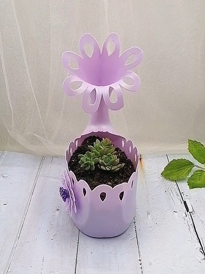 洗衣液瓶自制花盆