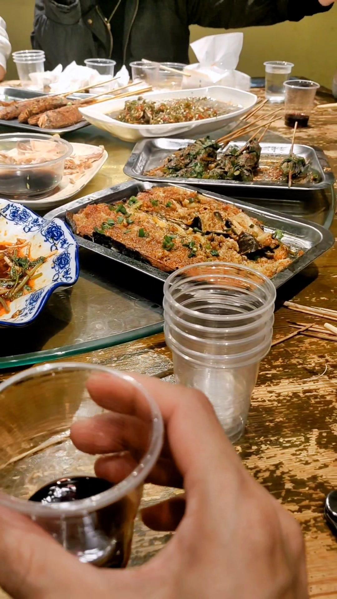 随时喝点小酒,爱情才会有[gf]1f600[/gf] 人生短