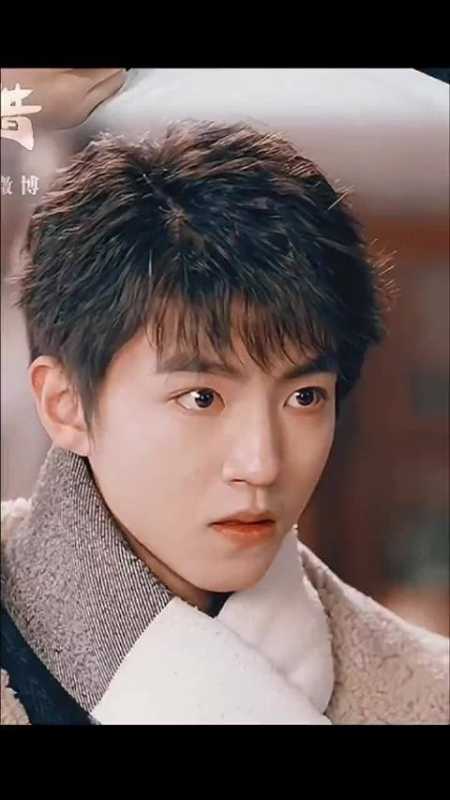 王俊凯天坑鹰猎开播4周年 天坑鹰猎开播四周年,是鲜活热血的张保庆呀