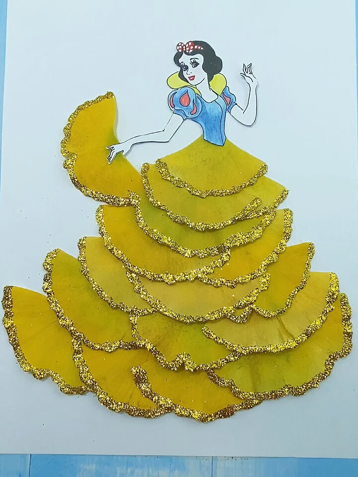 白雪公主银杏叶贴画