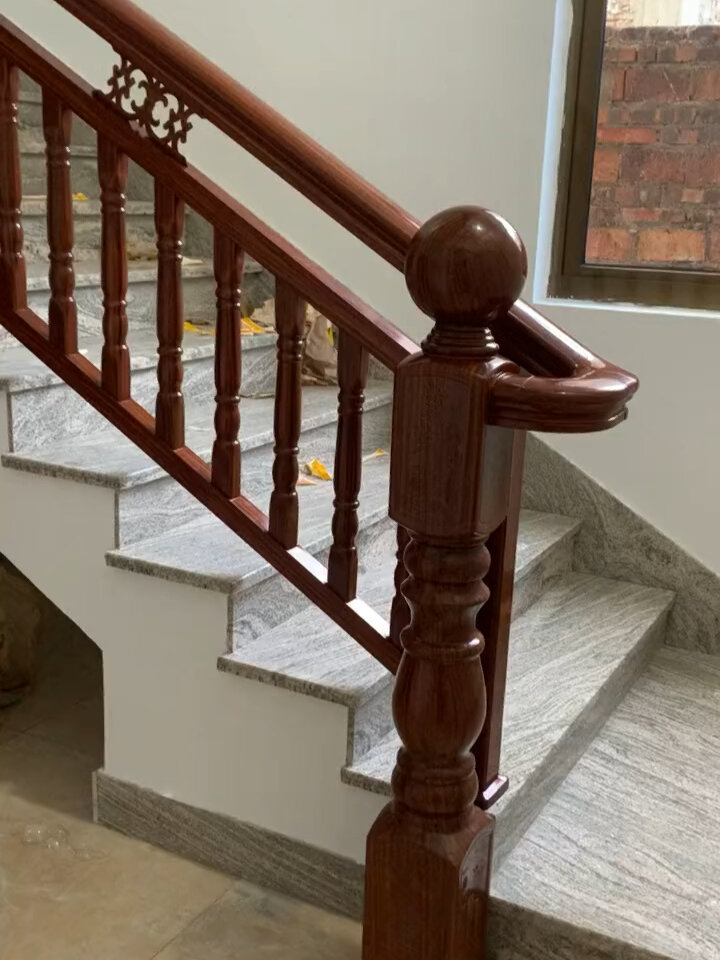 柚木色-楼梯扶手
