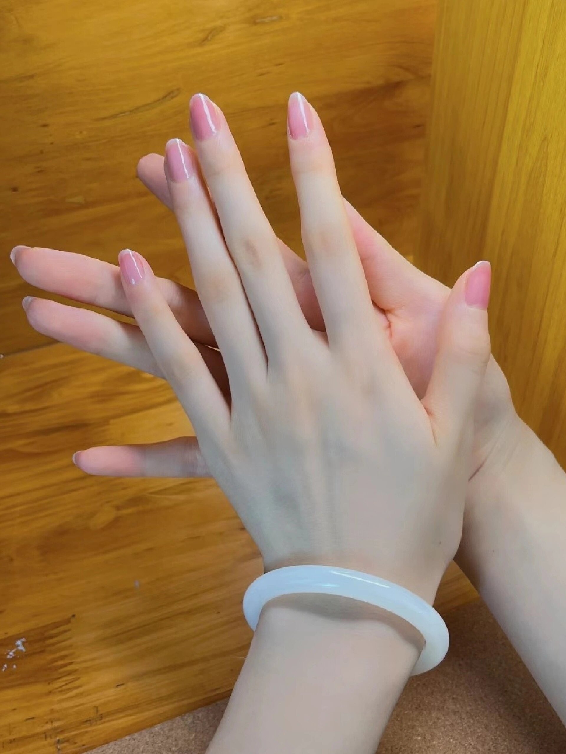 手部护理简单几步养出白嫩少女纤白手