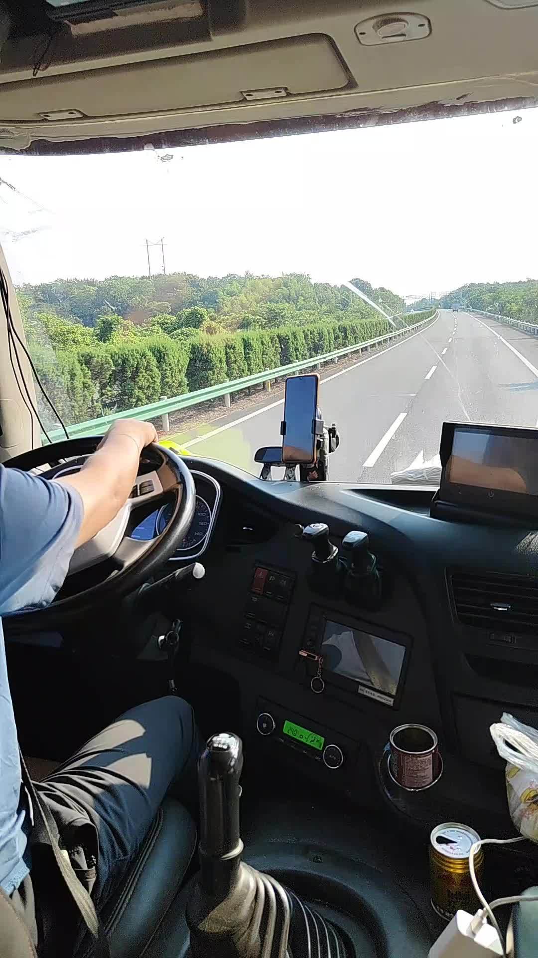 记录我的卡车生活 行驶在路上的大货车 为了生活四处奔波