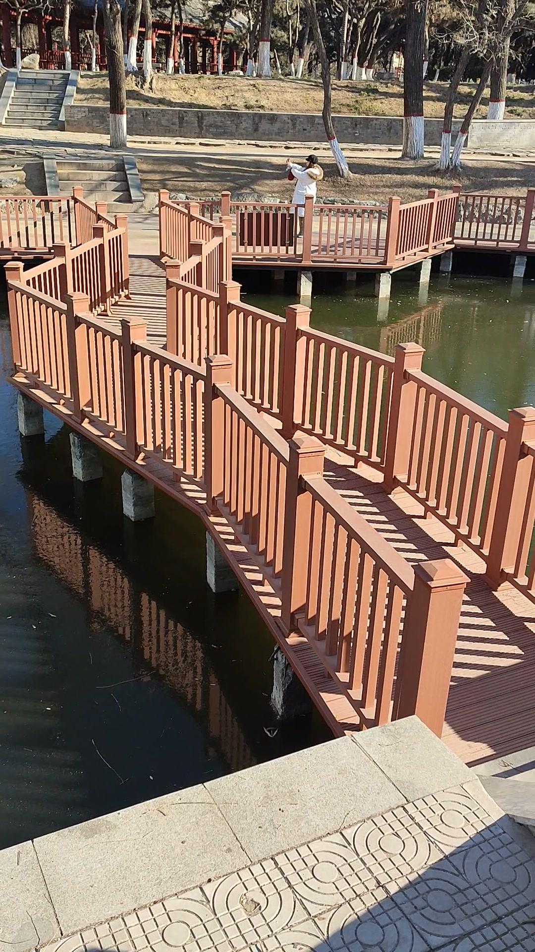 公园塑木栈道,塑木地板,塑木护栏,园林景观工程 防腐木工程 河道栏杆