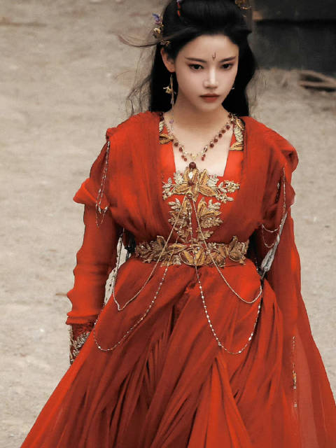 孙珍妮西域风写真 孙珍妮好适合古装啊,长月烬明的每个造型都好漂亮