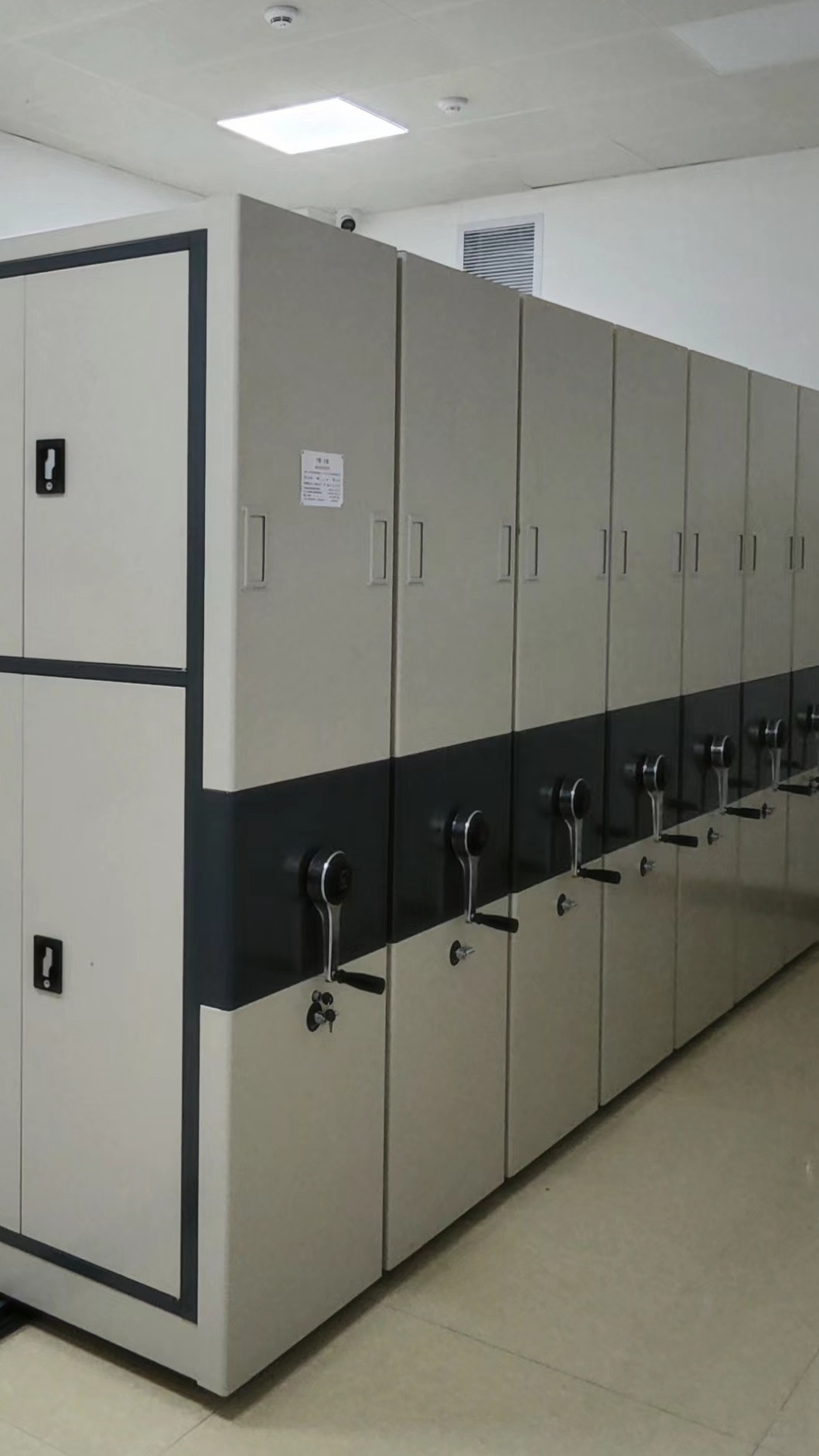 又一个档案室手动档案密集架全新案例安装完毕