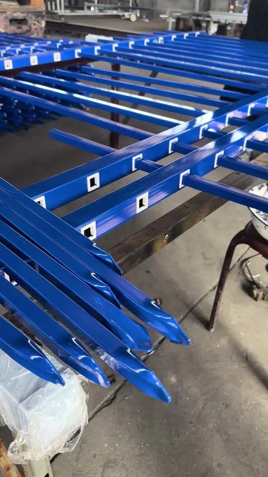 蓝色锌钢护栏网