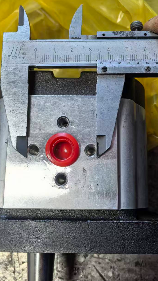 液压齿轮马达现场测试打压