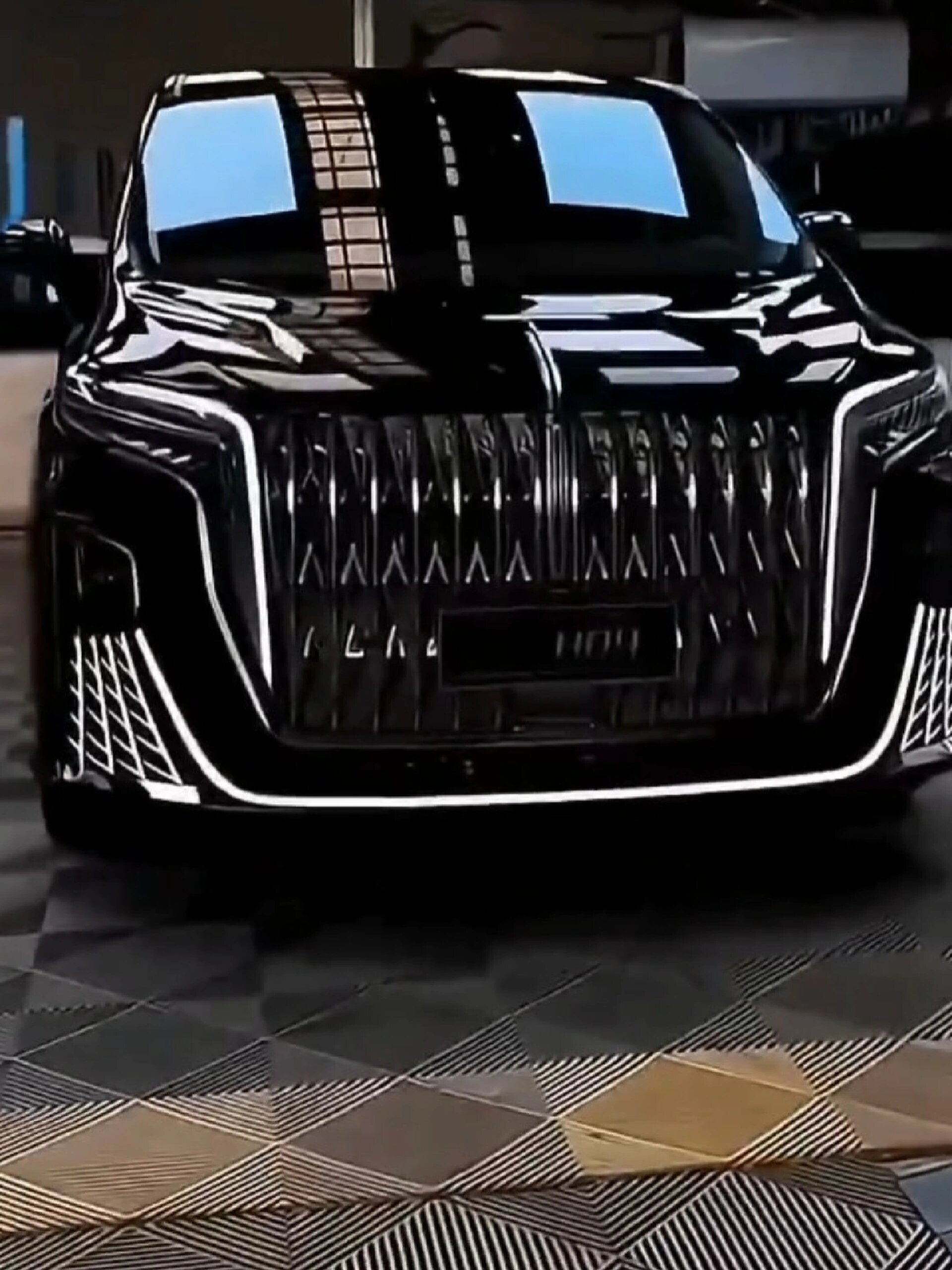 国产高端 商务7座mpv 红旗hq9