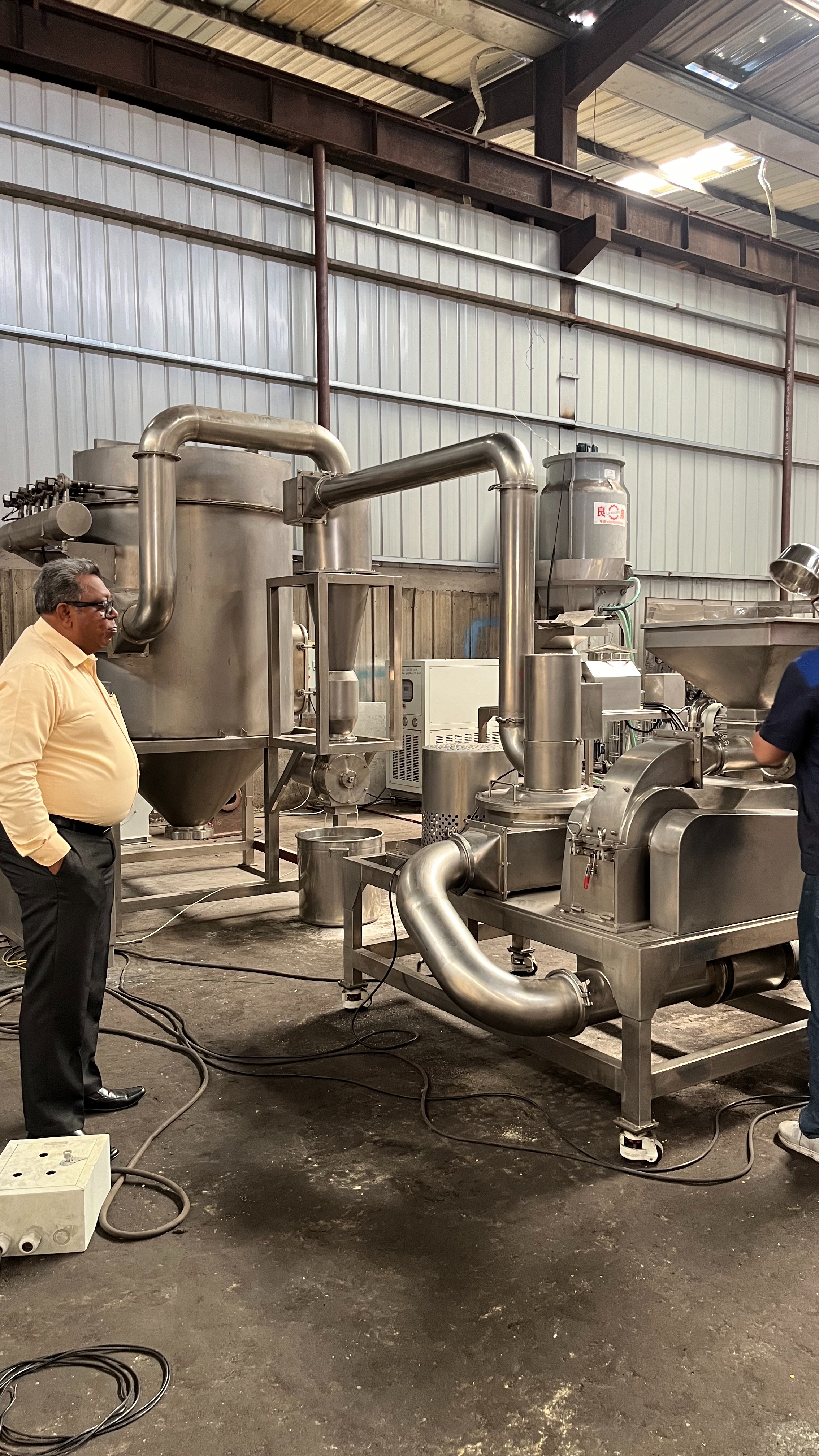 超微粉碎机粉碎白砂糖生产250目糖粉