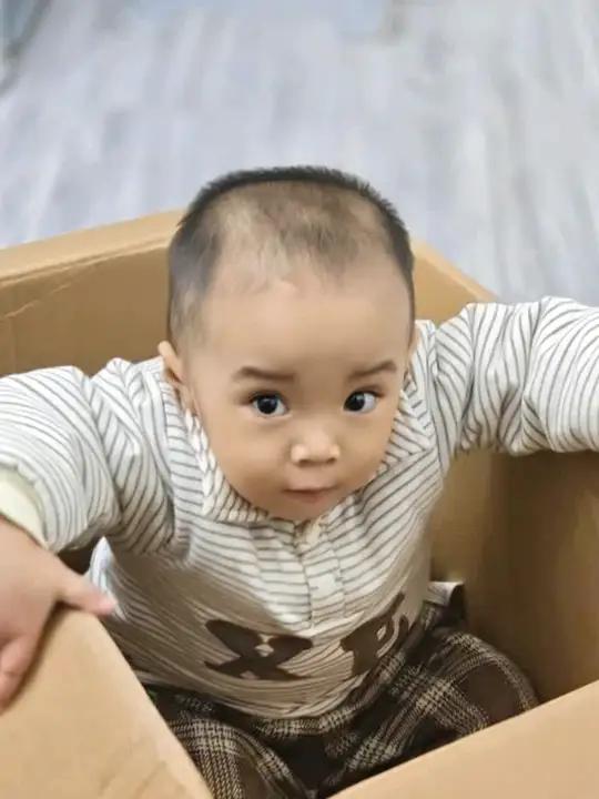 我是不是可爱爆了 萌娃呆萌小屁孩人类幼崽妈妈我是不是可爱爆了