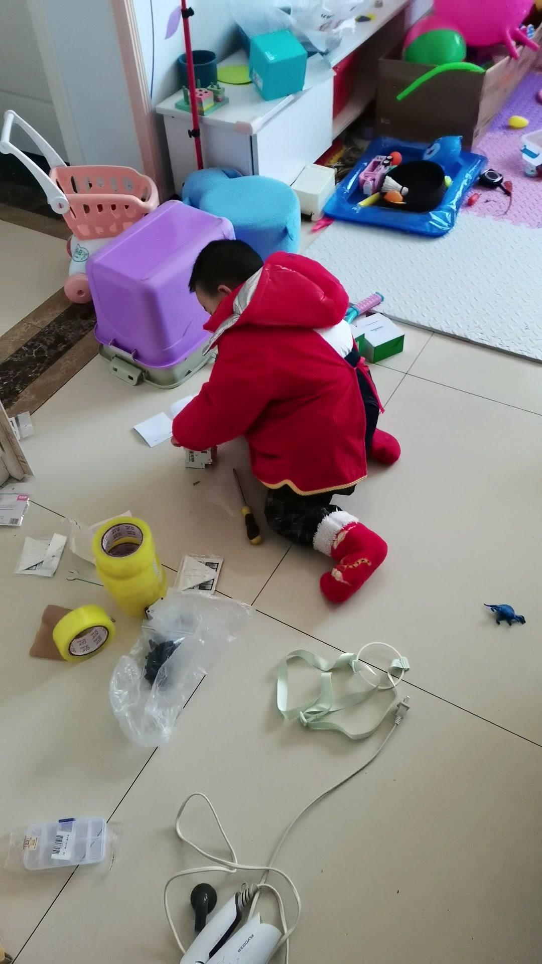 小朋友一早上的战果,每天要收拾n次 拆家小能手 神兽在家要翻天 翻箱