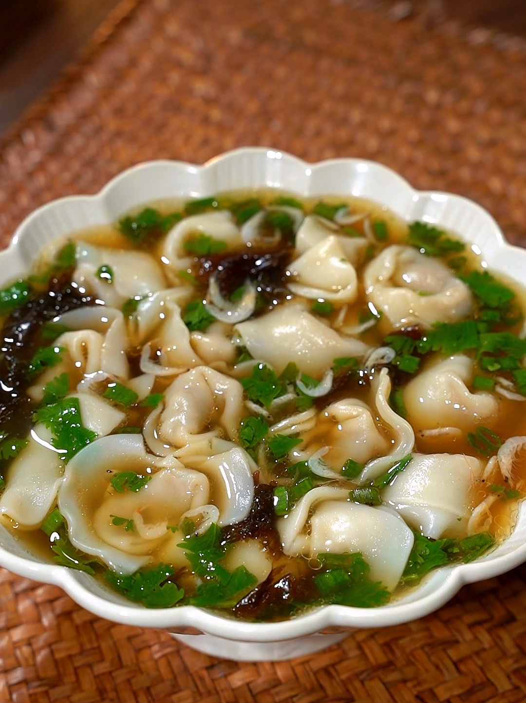 馄饨汤底你像我这样做,汤鲜味美,好吃到连汤