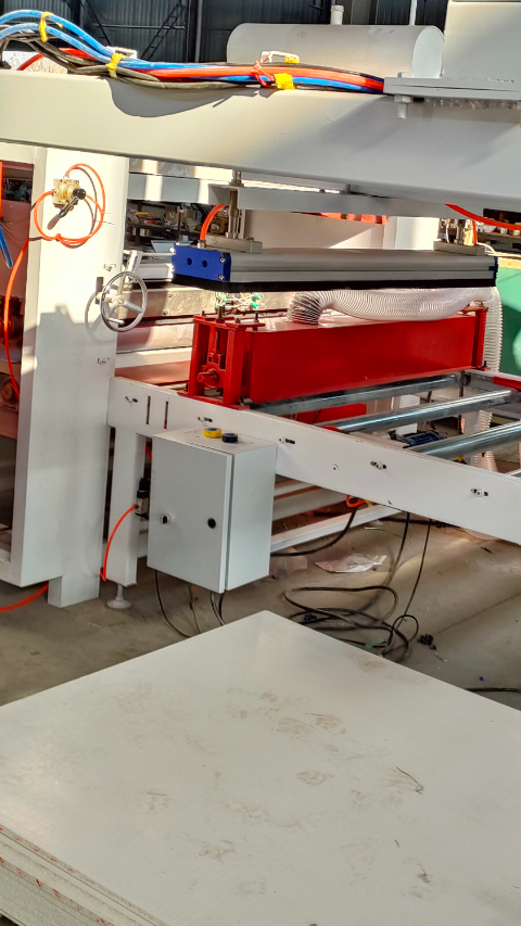 双面彩钢板复合平贴机设备龙门上料,自动码垛热熔胶大板平贴机