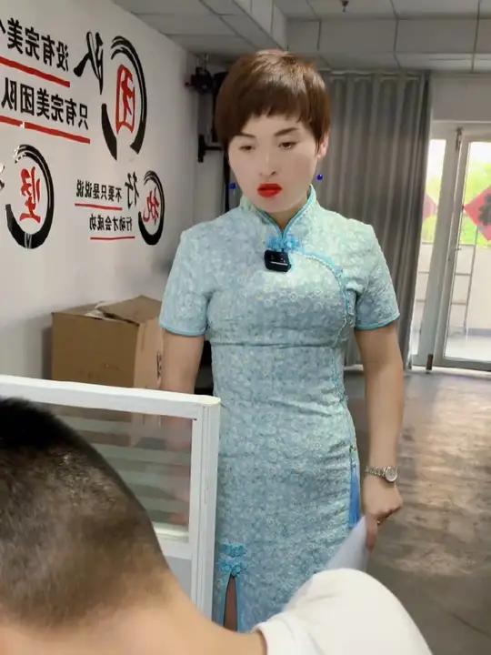 上集|听说新来的人事主管不要农村人,老板娘假装应聘的员工来会会他