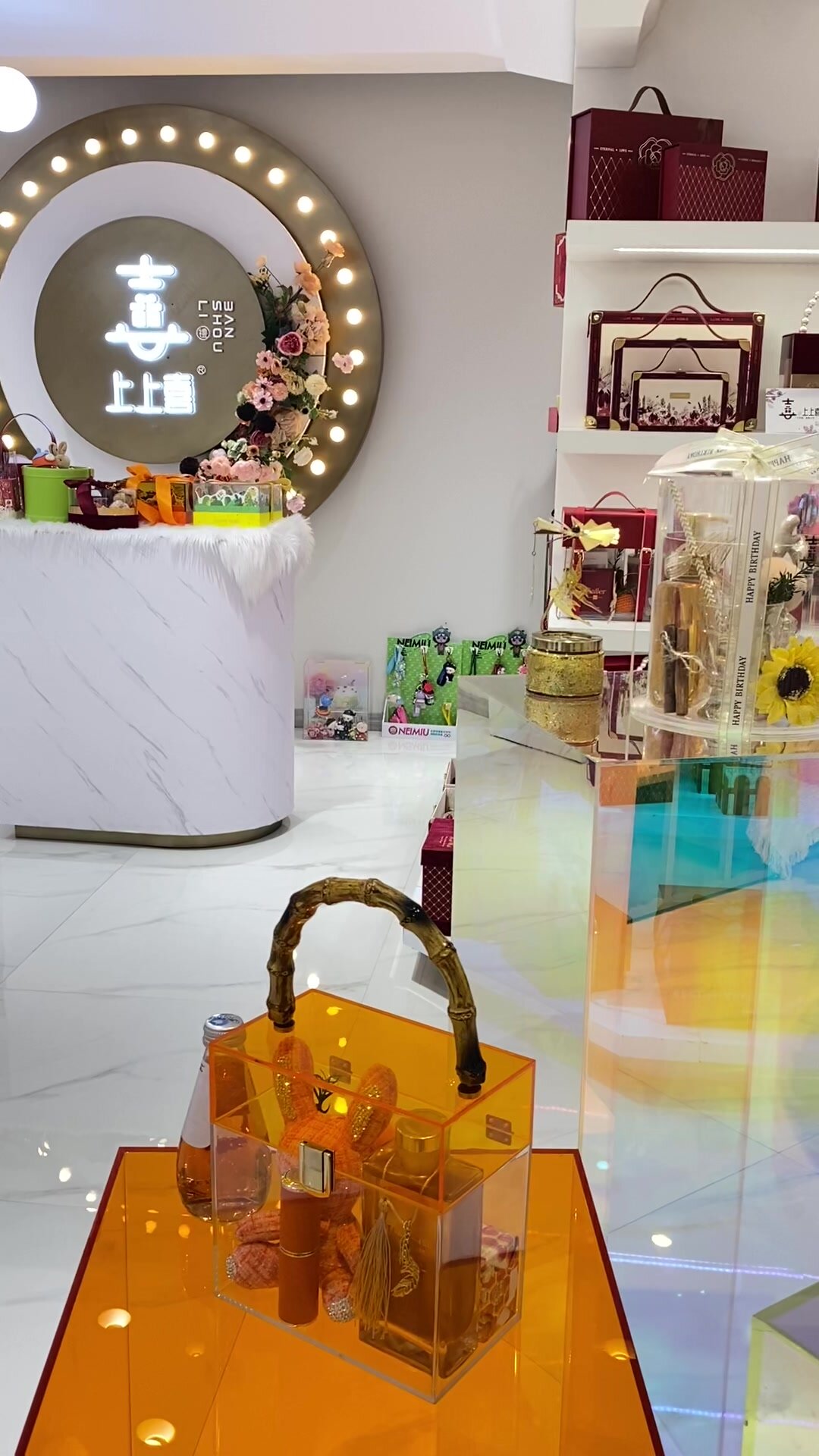 网红伴手礼店这样的装修风格你们喜欢吗