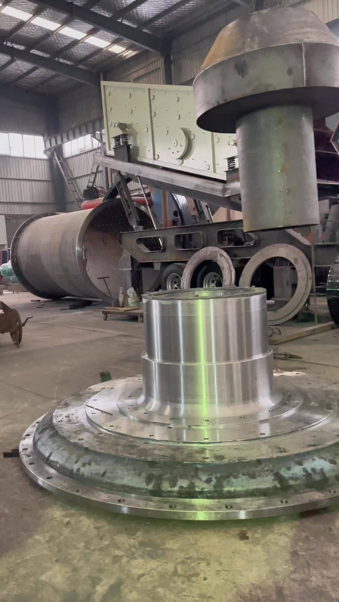 选矿球磨机进料口安装 球磨机 选矿球磨机 锂矿石 磨头-度小视