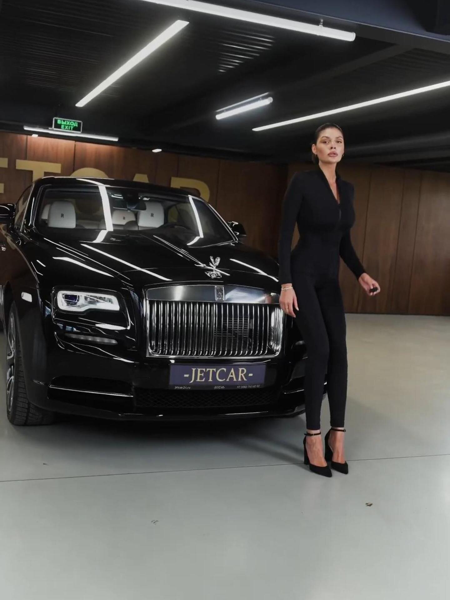 模仿劳斯莱斯介绍车