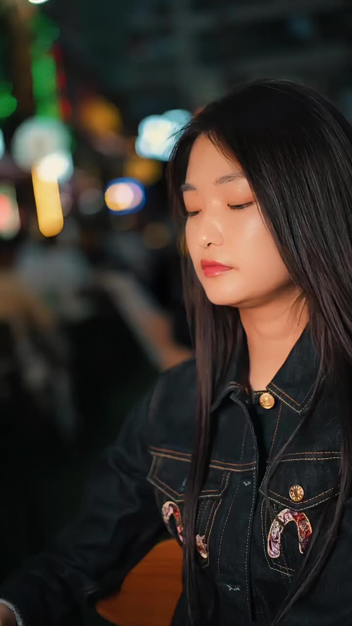 师妹@歌手德德 新歌《像男人一样洒脱》全网上线,大家记得多聆听分享