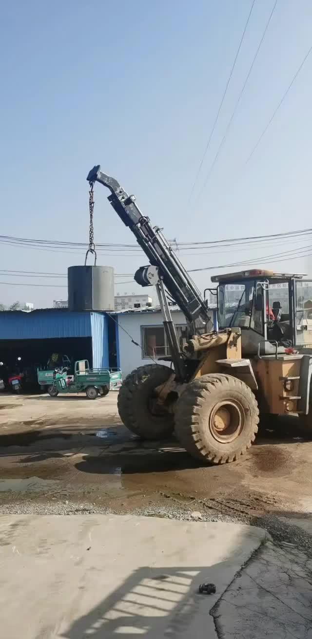 装载机吊臂改装完成,载重1吨伸缩.