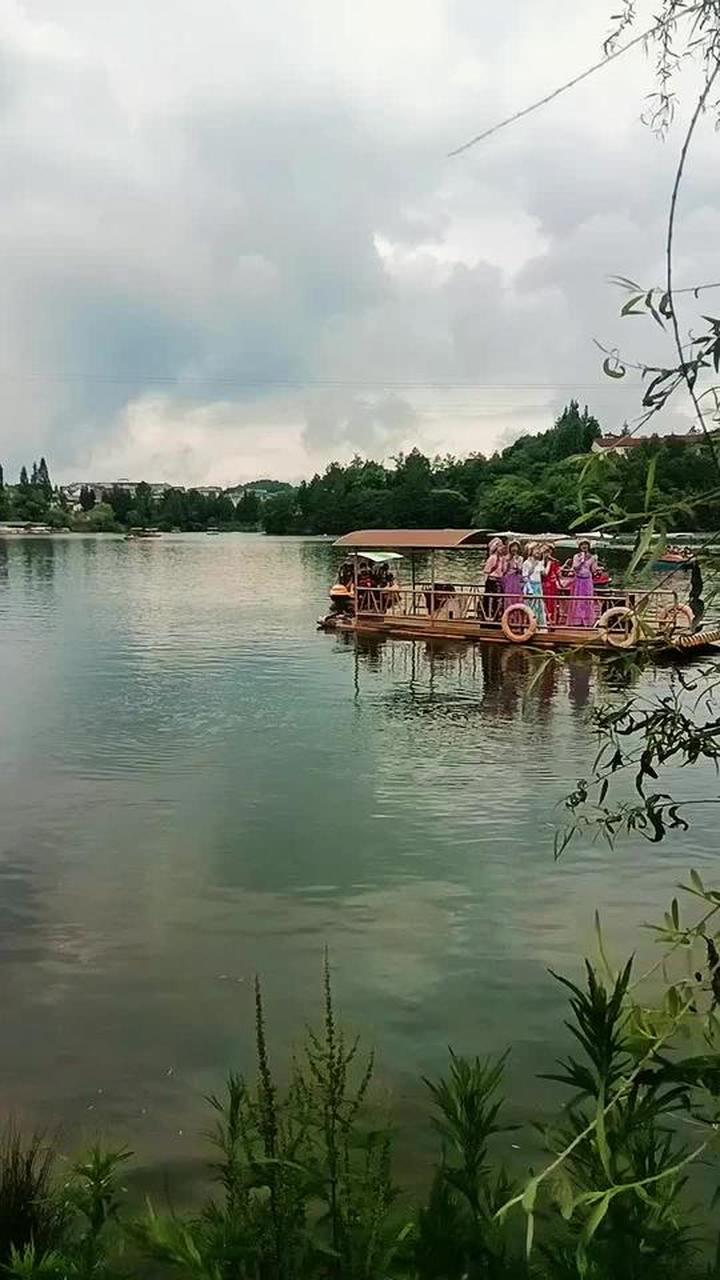 重庆市石柱土家族自治县黄水镇月亮湖风景区美拍