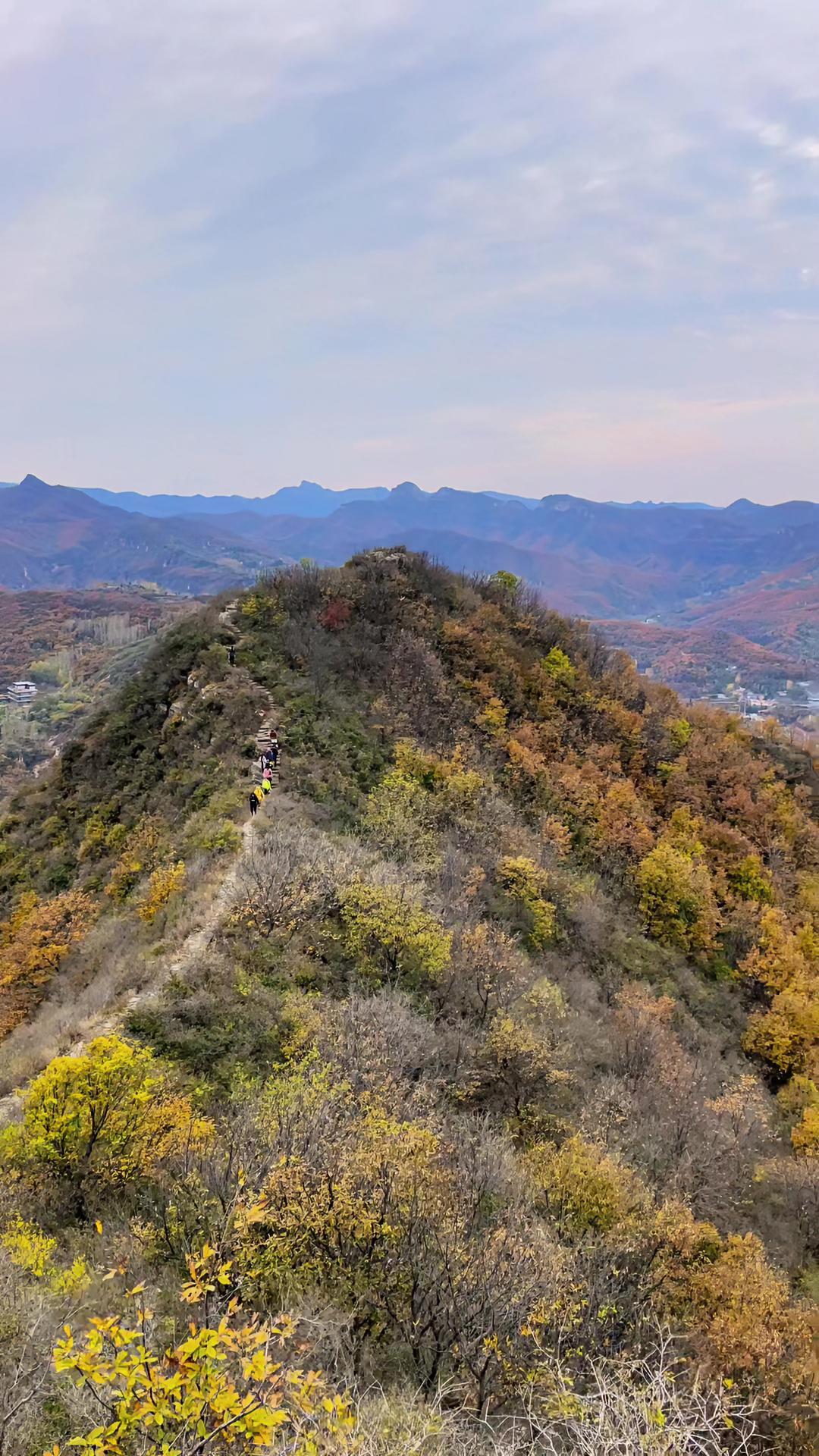 郑州自驾一个小时车程 位于新密神仙洞的伏羲山 这里的秋天层林尽染