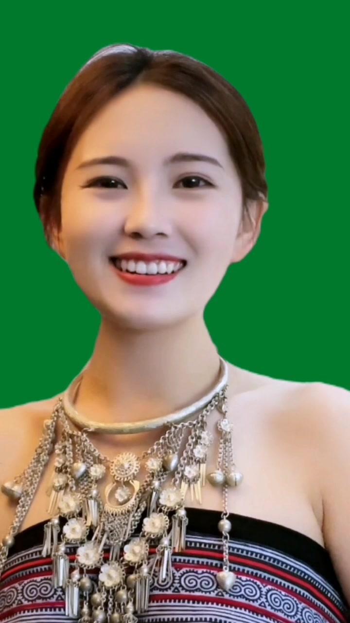 绿幕美女素材 唱歌 迷人的微笑-度小视