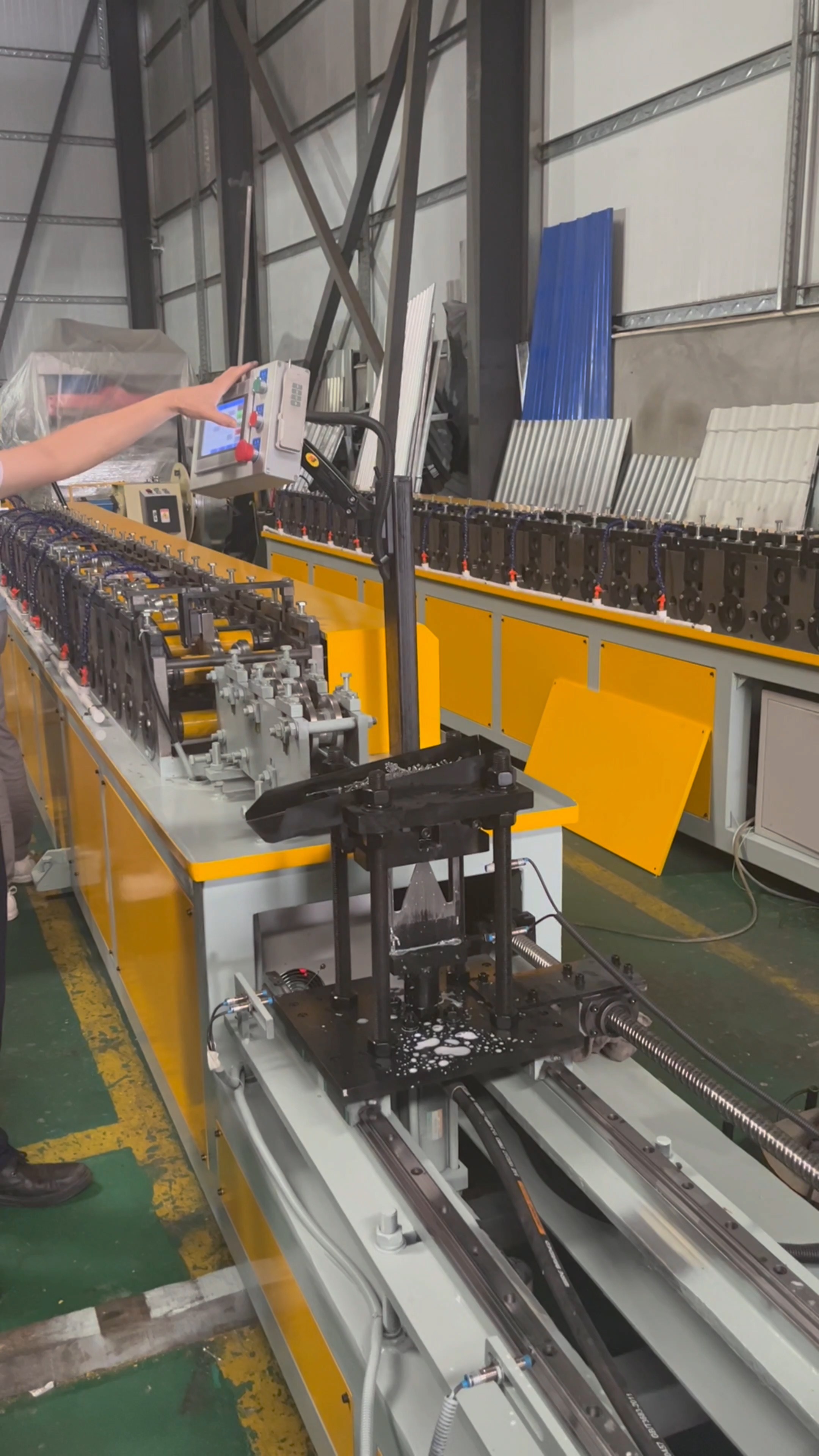 全自动液压剪切镀锌方管成型机设备不锈钢方管生产线设备生产厂家