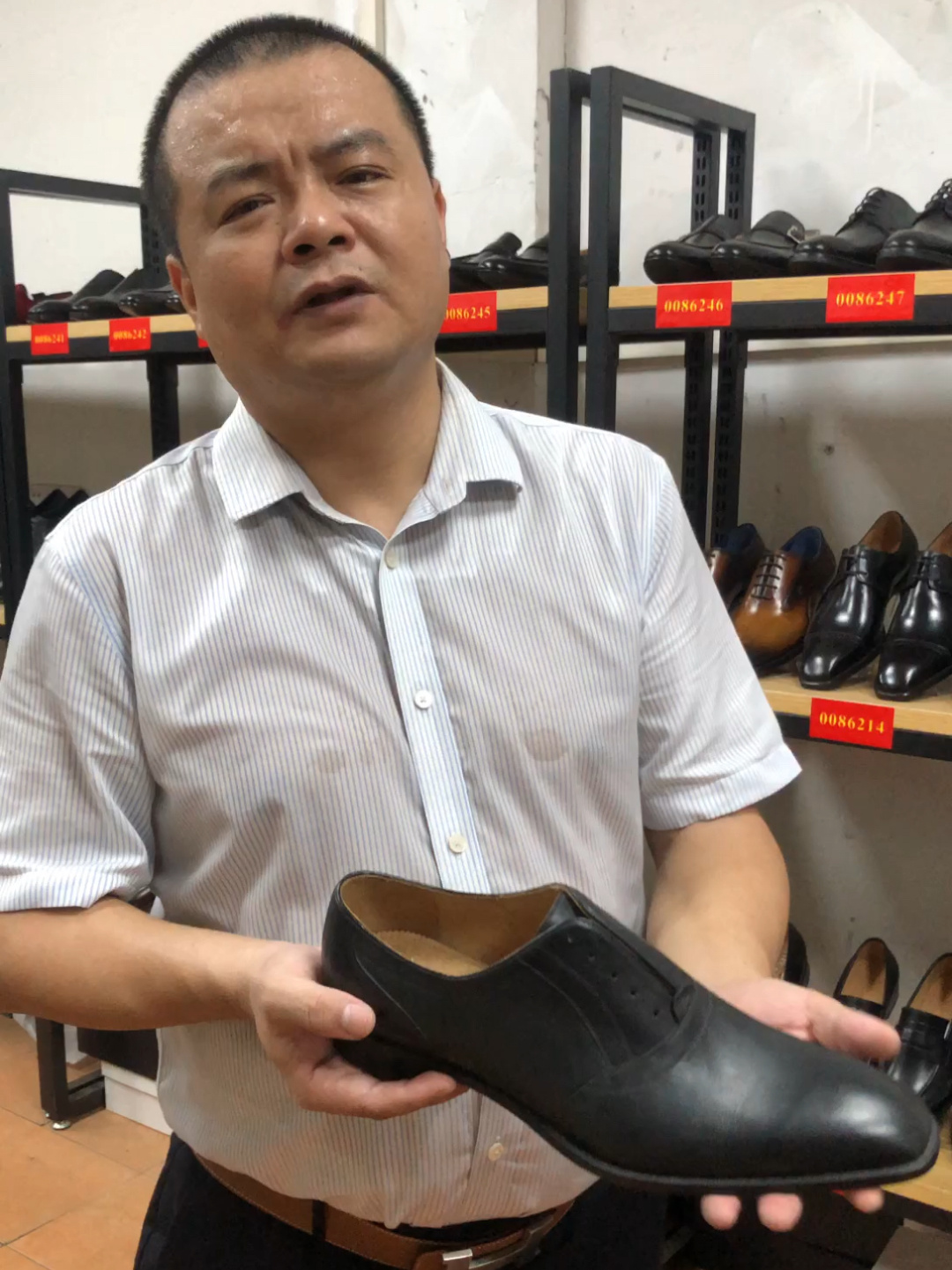 为什么你穿的皮鞋会臭脚