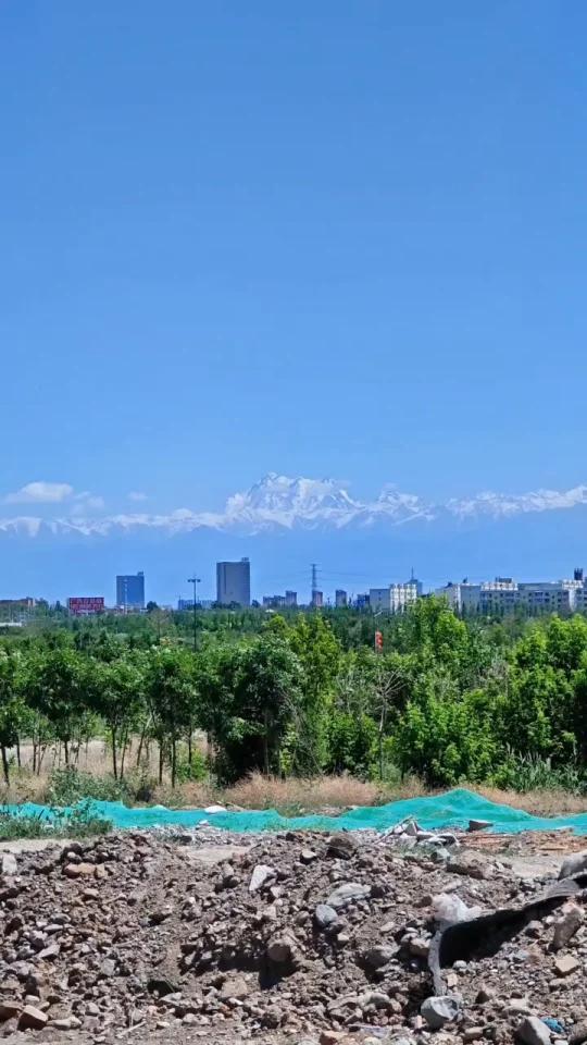 博格达峰海拔5445米,坐落在新疆昌吉州阜康市境内