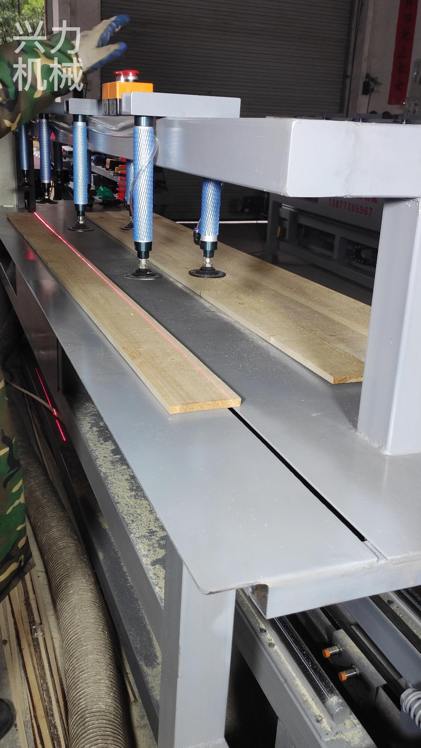 直拼板清边锯机自动清边机 自动清边机 自动清边锯 板材加工