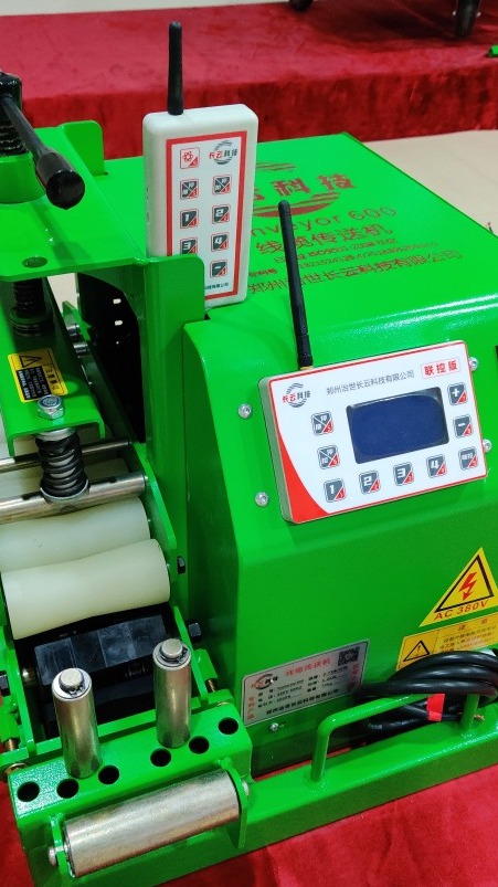 小型电缆输送机 牵引机客户都说好用的拉电缆机器