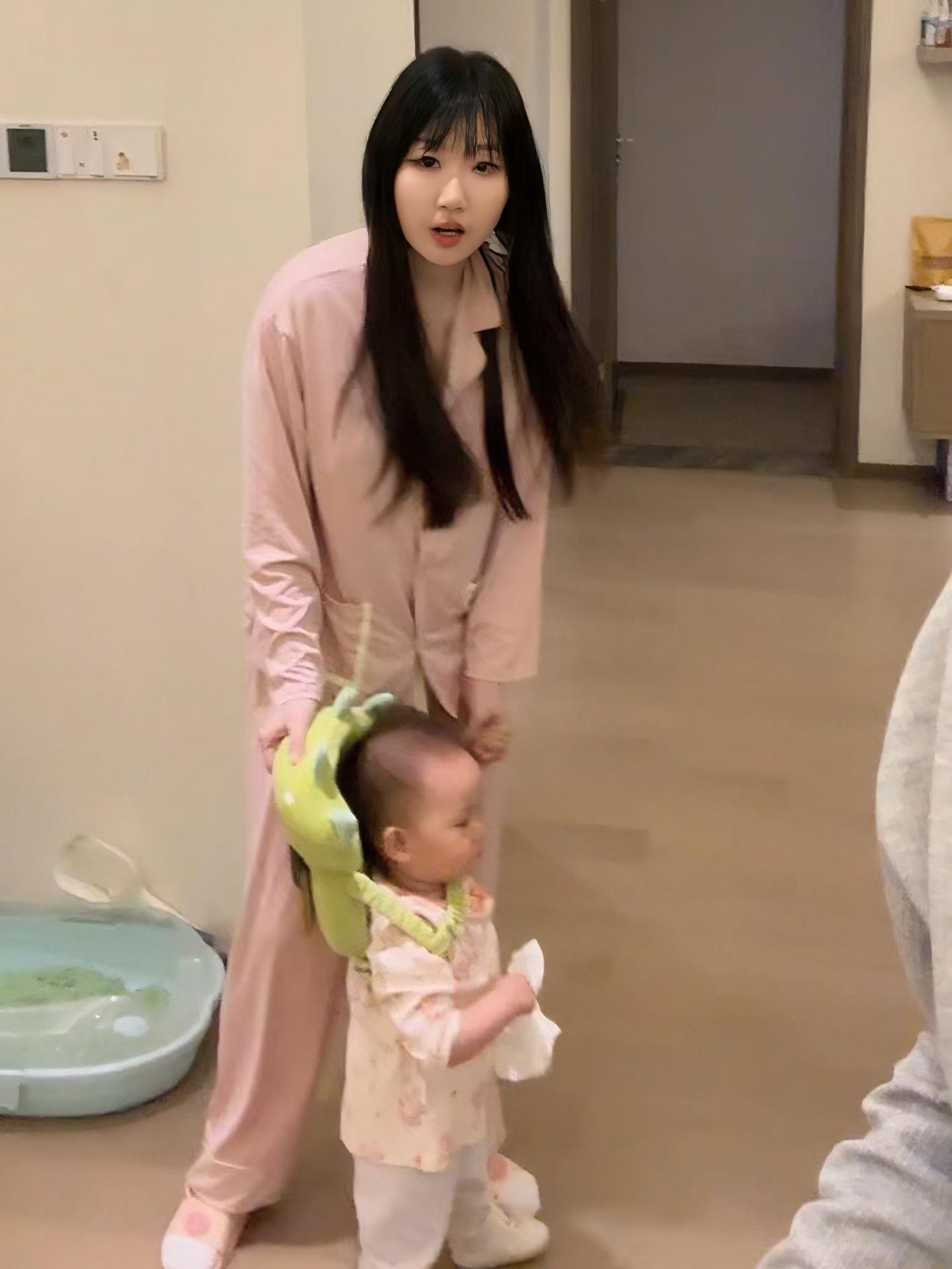 龙龙清唱太好饿@一朵小茉莉(龙龙)搁浅 骚男 情侣日常 爱是陪伴