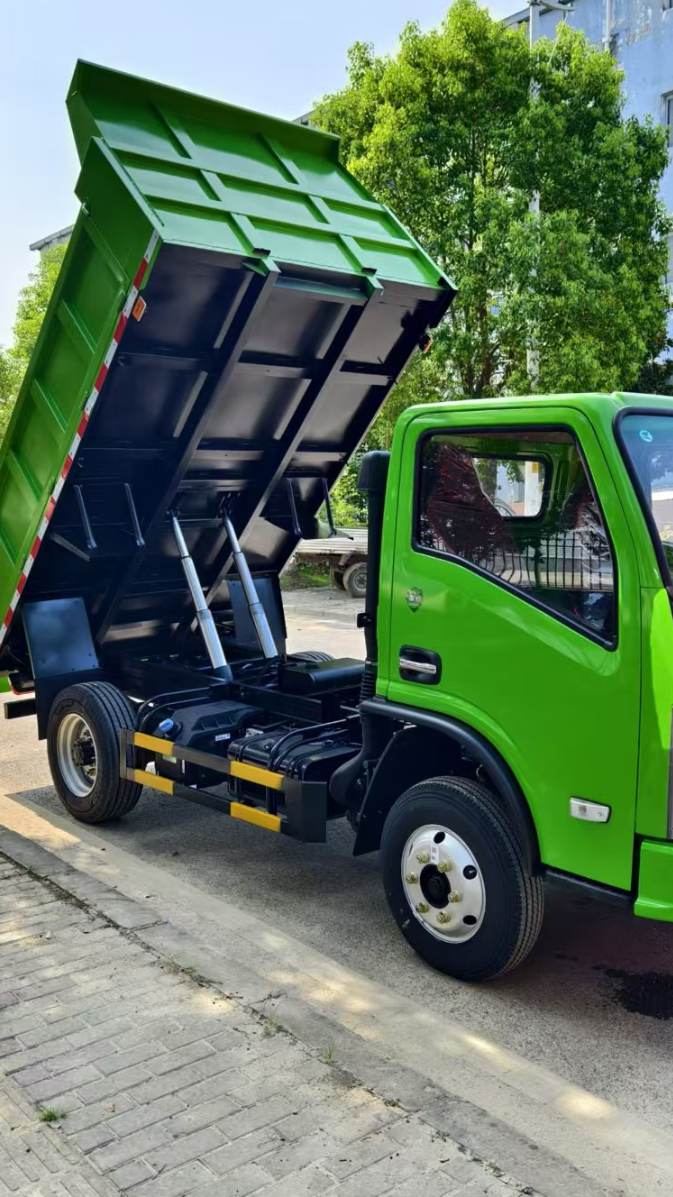 东风福瑞卡r5蓝牌工程自卸车,3吨小型翻斗车