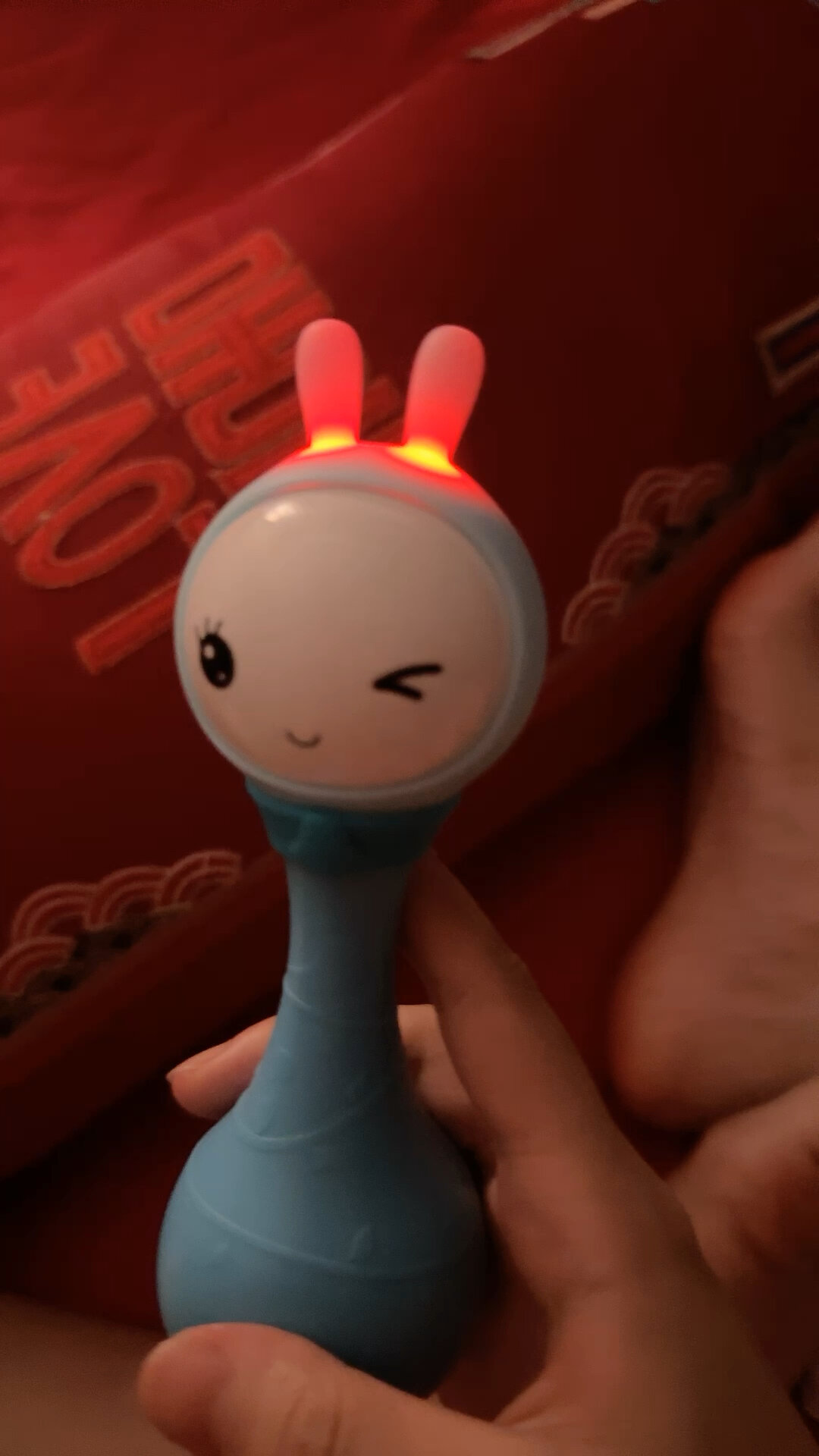 火火兔摇铃怎么关耳朵灯