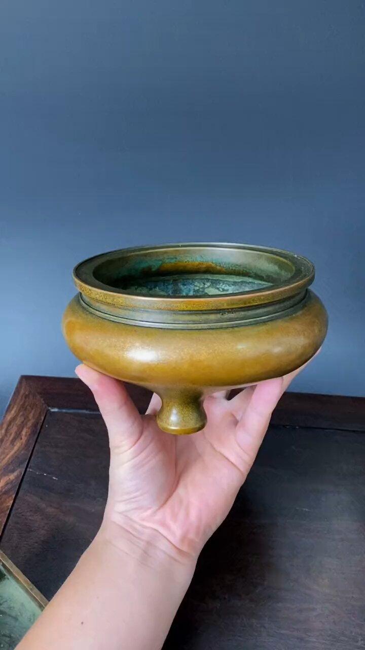 鬲式炉经典之作雪花金皮色口径14厘米 香炉