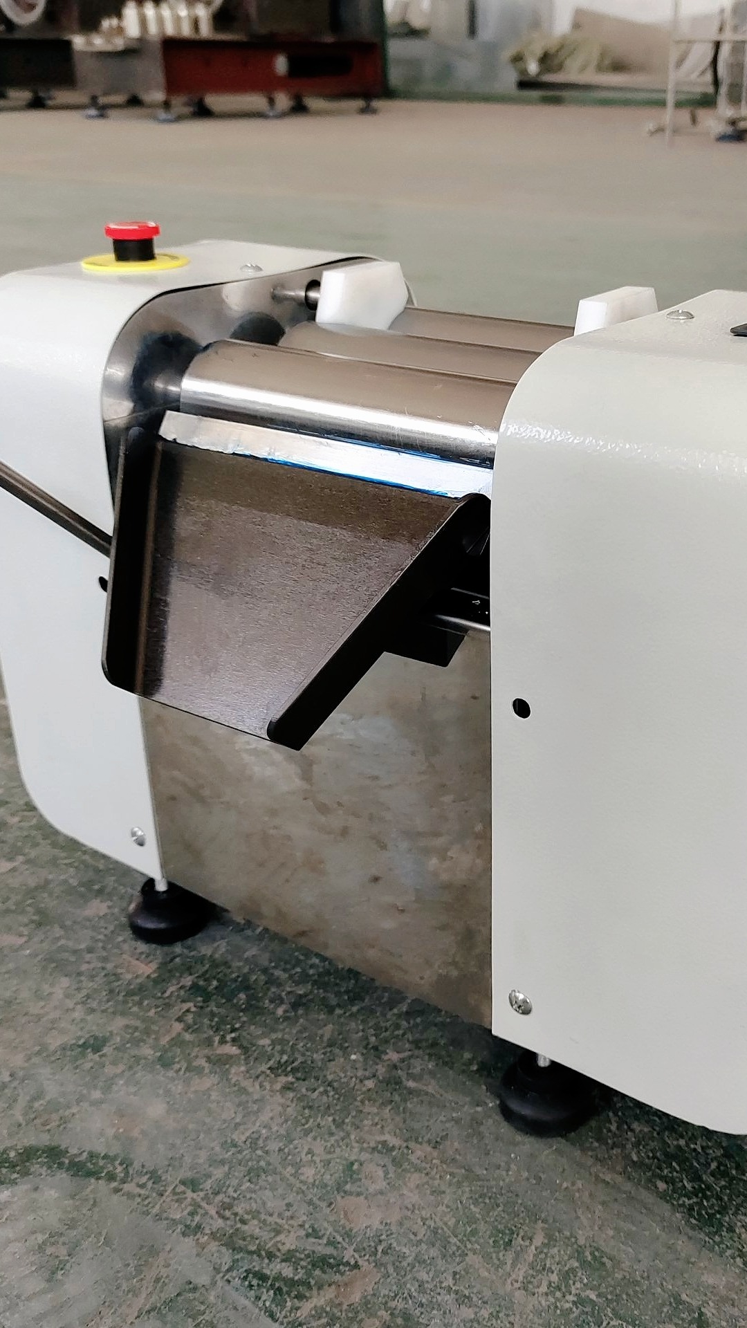 s50实验室电子数控型三辊研磨机展示-度小视