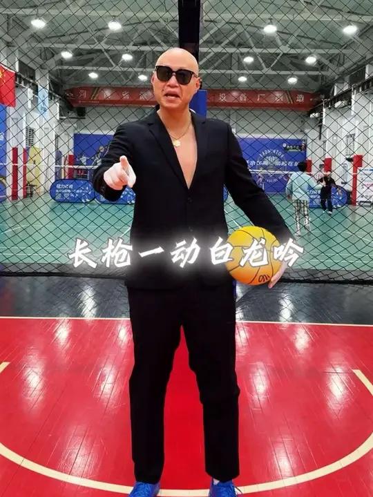 枪一动白龙吟,哥你看我这个光头行不行 张晓松