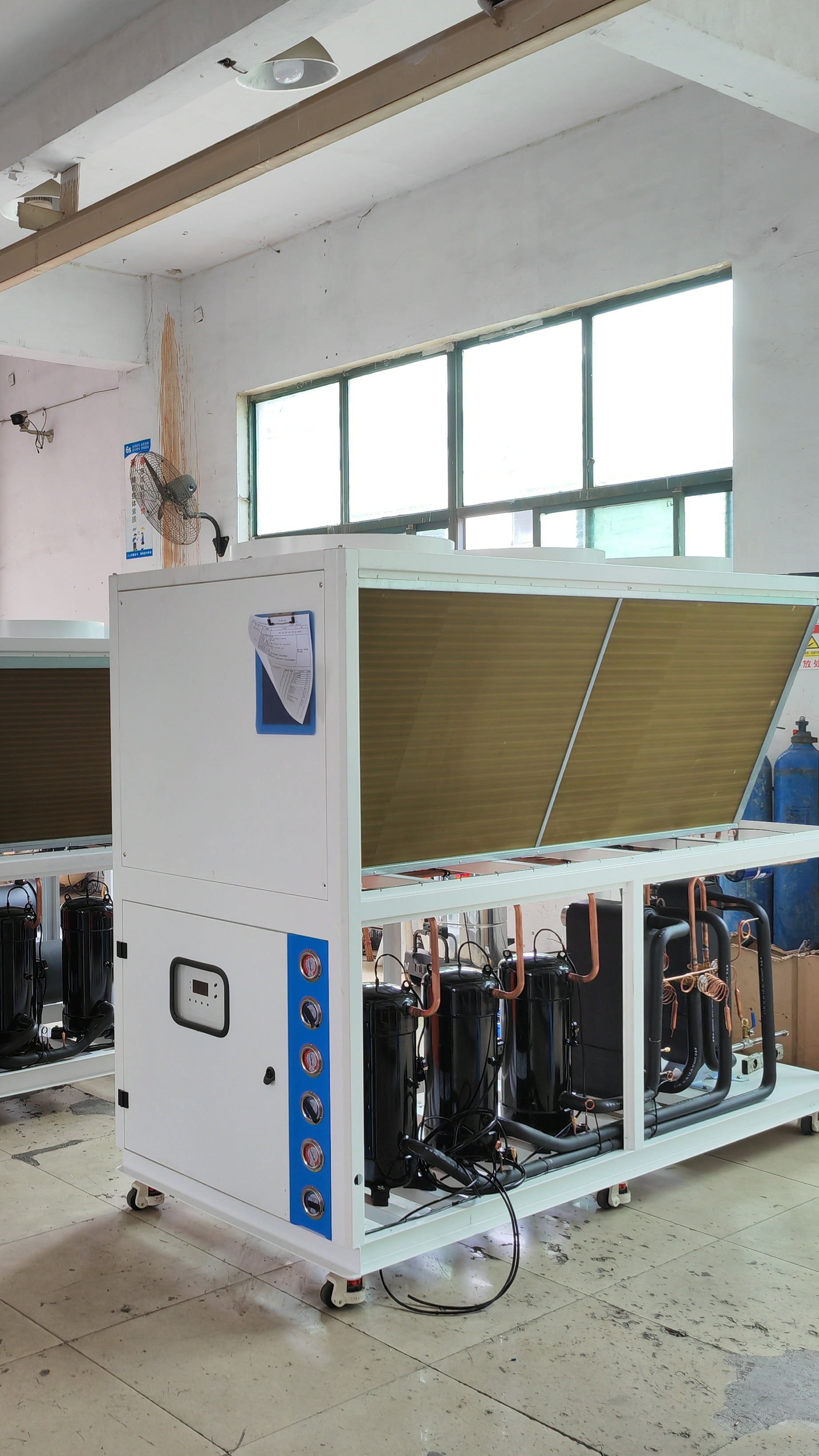 大型风冷式工业冷水机