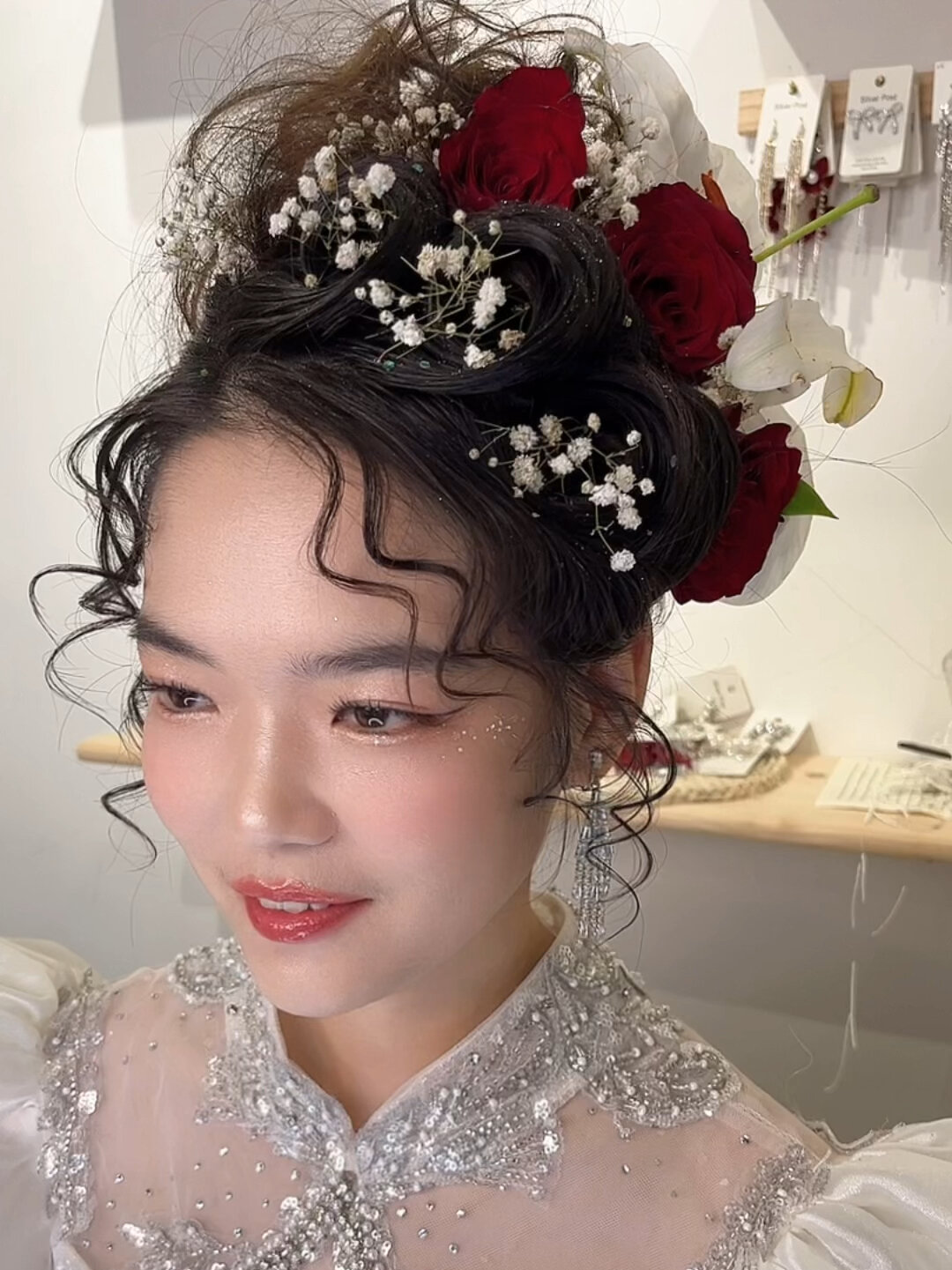 复古新娘80年代新娘妆容造型 鲜花造型