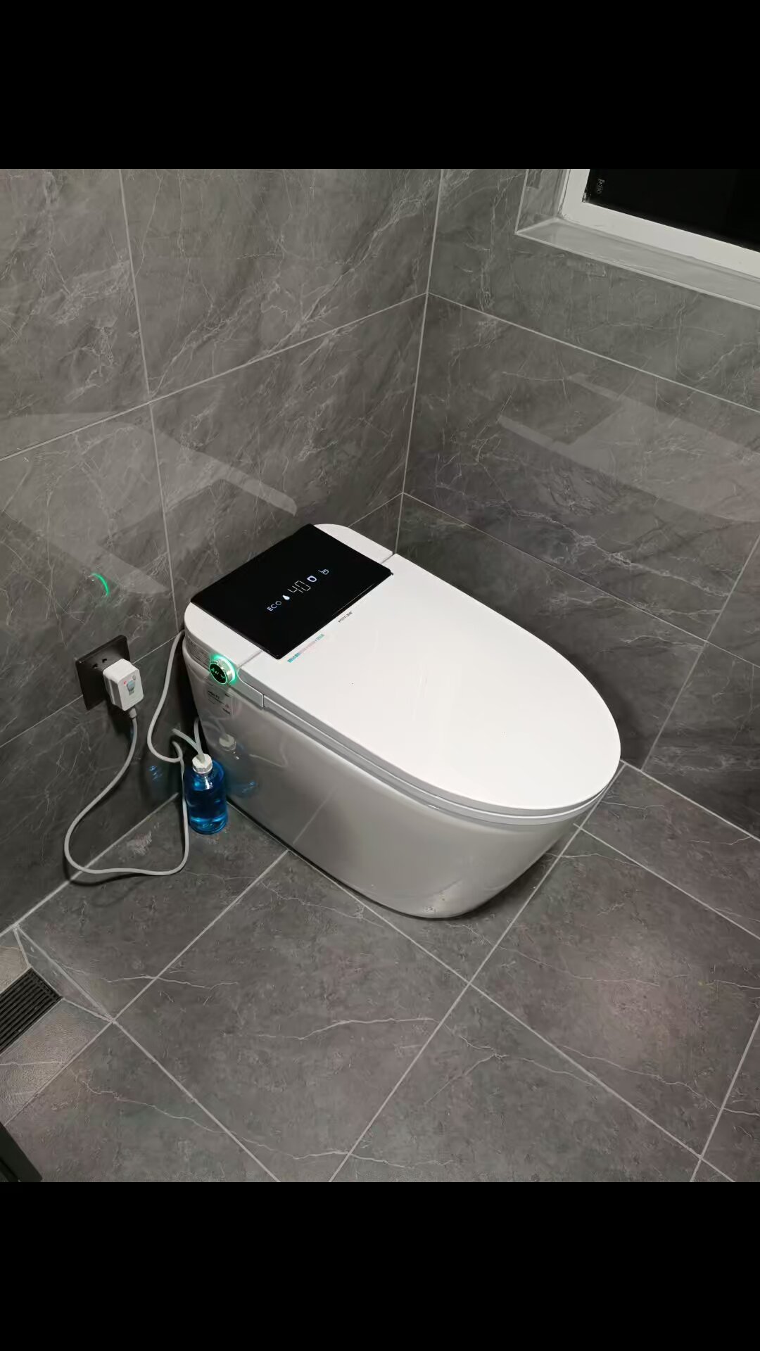 唯艇-德国wetn智能马桶-颜值高操作便捷蓝牙遥控语音随意切