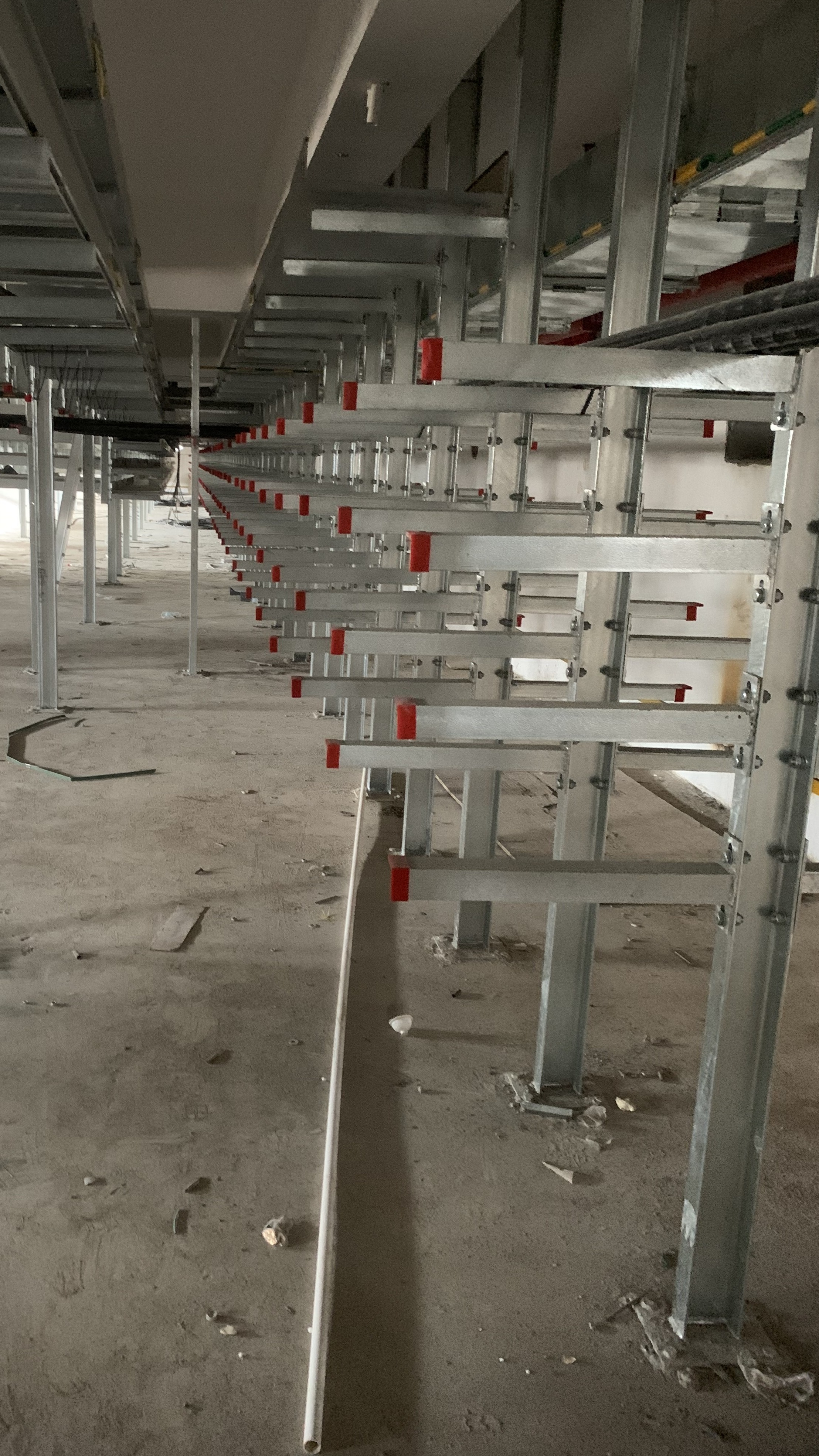 变电房布线架 槽钢立柱 角钢托臂 电缆支架