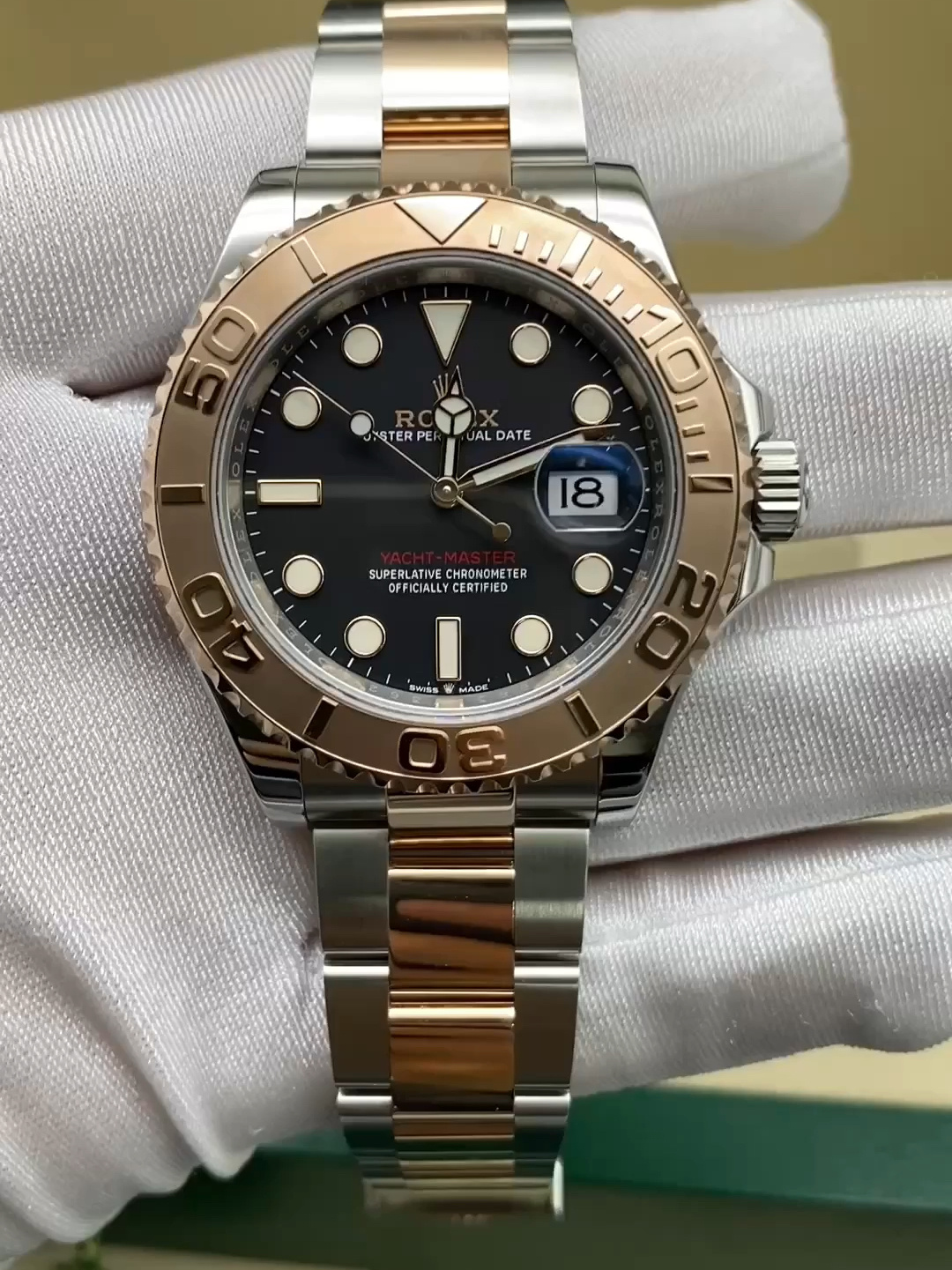 新到劳力士游艇名仕系列126621黑盘玫瑰金间