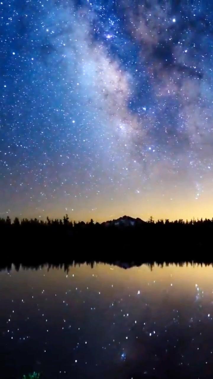 治愈系风景星空夜晚视觉震撼星空风景工作了一天看看星空放松一下吧