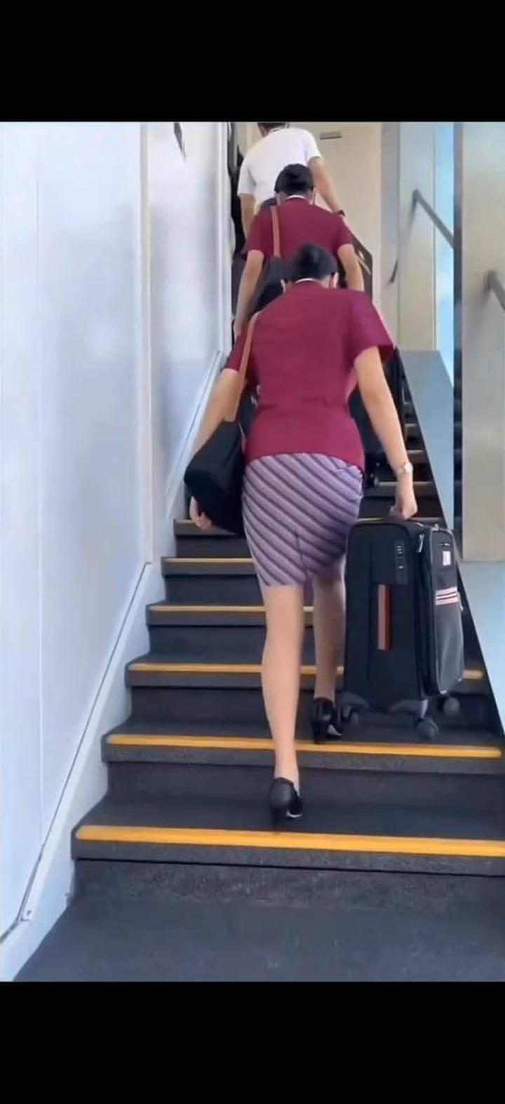 中国南航起飞,邂逅最美空姐风采