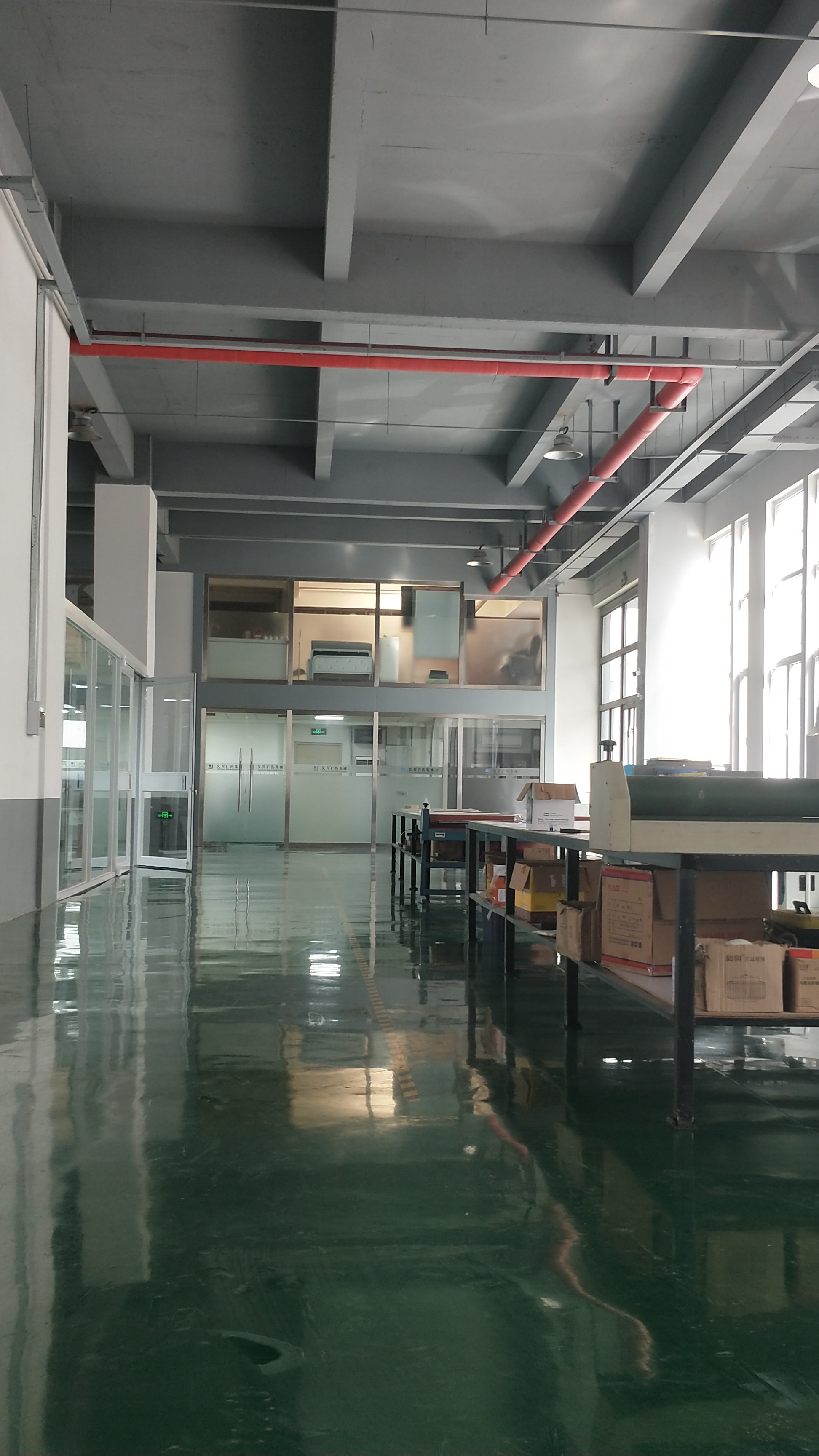 久升广告集团广告物料加工车间