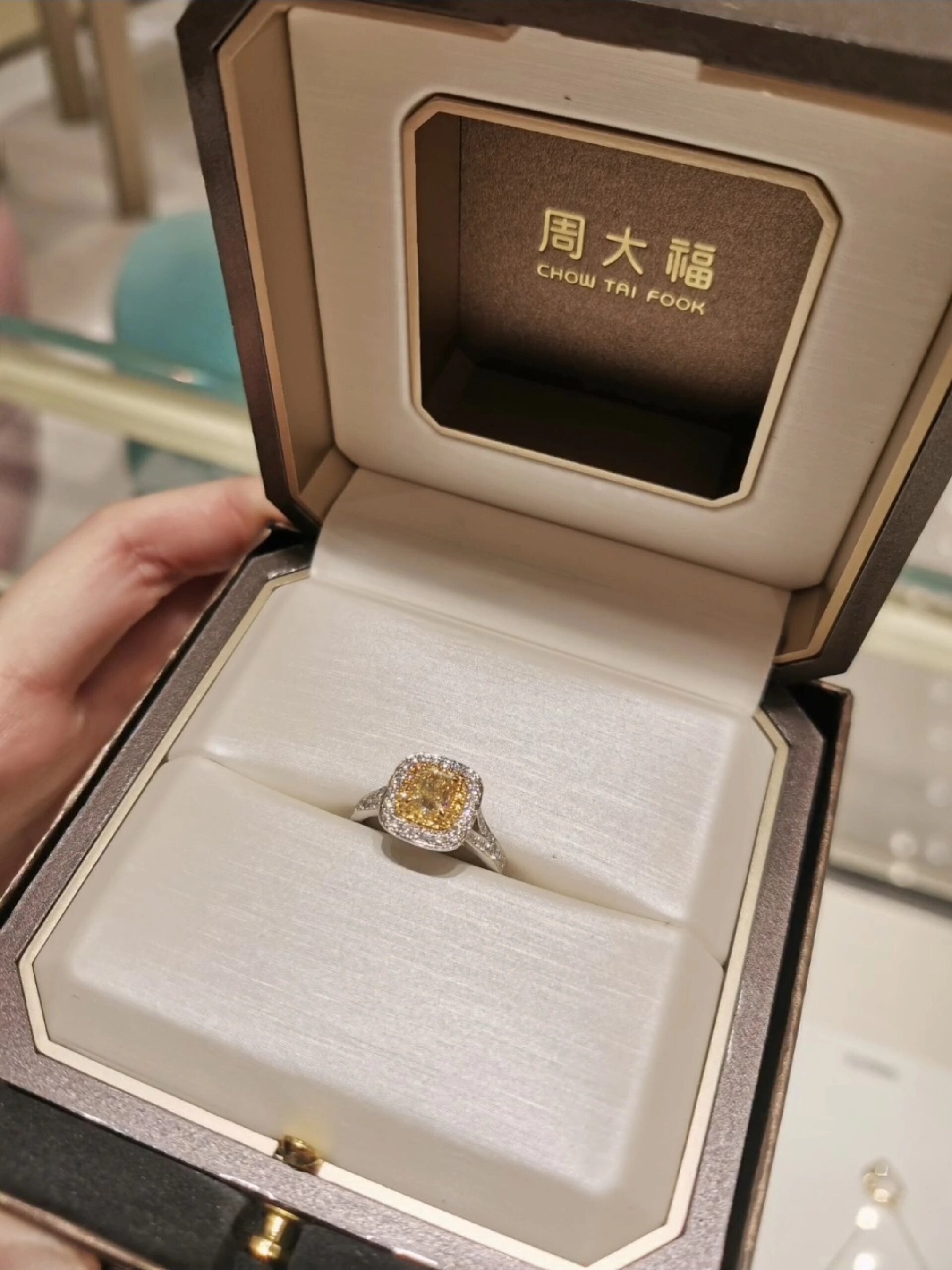 千万不要买周大福黄钻